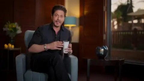 The.Roshans.S01.00_02_55_21.th.jpg