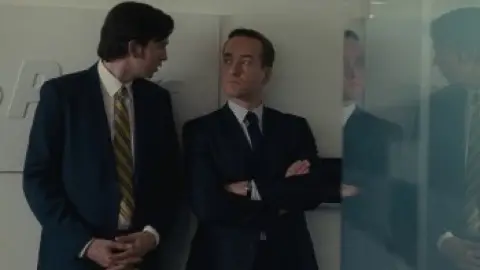 Succession.S01E04.720p.BluRay.Hindi.ORG-English.ESub.x264-HDHub4u.Tv.mkv.0001.th.jpg