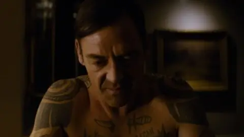 The.Equalizer.2014.1080p.BluRay.Hindi.ORG-English.ESub.x264-HDHub4u.Tv.mkv.0003.th.jpg