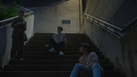 The.Ghost.Station.2022.1080p.WEB-DL.Hindi.ORG-Korean.ESub.x264-HDHub4u.Tv.mkv.0000.md.jpg