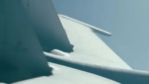 Born.to.Fly.2023.1080p.WEB-DL.Hindi.ORG-Chinese.ESub.x264-HDHub4u.Tv.mkv.0008.th.jpg