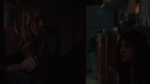 Fear.the.Night.2023.1080p.WEB-DL.Hindi.ORG-English.ESub.x264-HDHub4u.Tv.mkv.0004.th.jpg