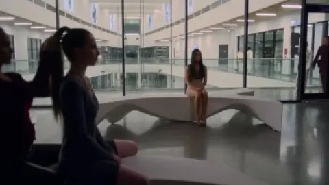 Wifelike.2022.1080p.WEB-DL.Hindi.5.1-English.ESub.x264-HDHub4u.Tv.mkv.0002.th.jpg