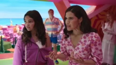 Barbie.2023.1080p.BluRay.Hindi.5.1-English.5.1.ESub.x264-HDHub4u.Tv.mkv.0006.th.jpg