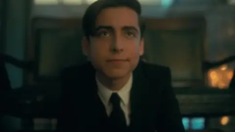 Download Umbrella Academy Season 2 Hindi HDRip ALL Episodes