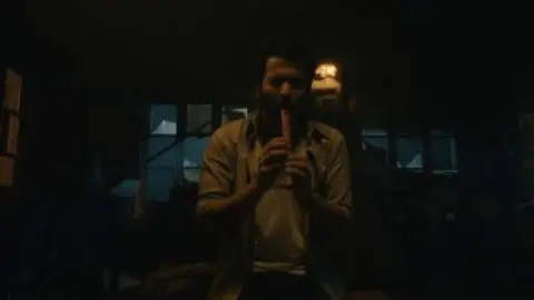 Dracula.Sir.2020.1080p.WEB-DL.2.0.x264-HDHub4u.Tv.mkv.0004.md.jpg