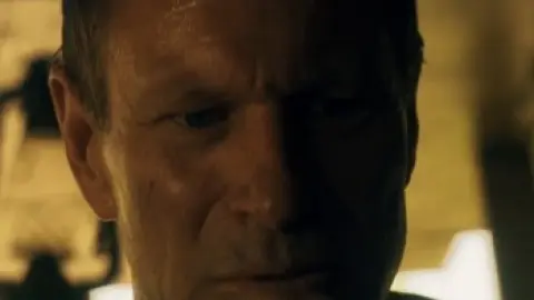 Ambush.720p.WEB-DL.Hindi-English.ESub.x264-HDHub4u.Tv.mkv.0009.th.jpg