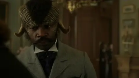 Carnival.Row.S01E05.1080p.10Bit.WEB-DL.Hindi.5.1-English.5.1.HEVC.x265-HDHub4u.Tv.mkv.0005.th.jpg