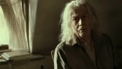 Harry-Potter-and-the-Deathly-Hallows-Part-2-2011-00_08_59_18.th.jpg