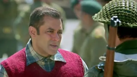 Tubelight.2017-00_21_40_04.md.jpg