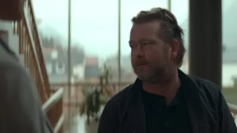 Ragnarok.S01E03.1080p.WEB-DL.Hindi.AAC.5.1-English.ESub.x264-HDHub4u.Tv.mkv.0000.md.jpg