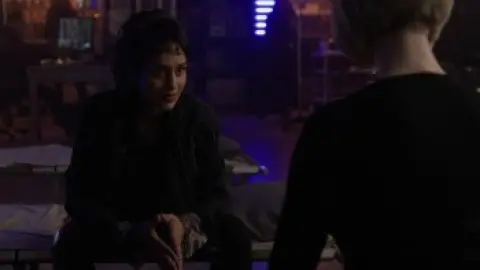 Wifelike.2022.1080p.WEB-DL.Hindi.5.1-English.ESub.x264-HDHub4u.Tv.mkv.0009.th.jpg