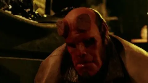 Hellboy.2004.00_33_07_05.th.jpg