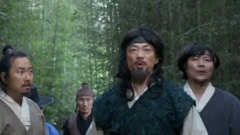 The.Assassin.2023.1080p.WEB-DL.Hindi.ORG-Korean.ESub.x264-HDHub4u.Tv.mkv.0006.md.jpg