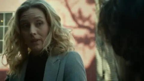 Rememory.2017.1080p.BluRay.Hindi.ORG.2.0-English.5.1.ESub.x264-HDHub4u.Tv.mkv.0005.th.jpg