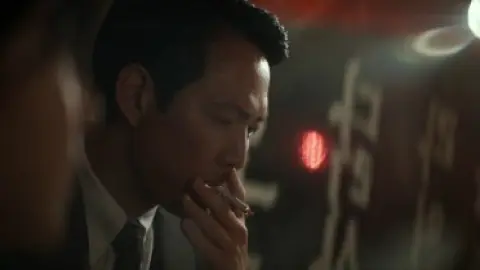 Hunt.2022.1080p.BluRay.Hindi.AAC.5.1-Korean.ESub.x264-HDHub4u.Tv.mkv.0002.md.jpg