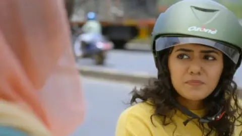 Sesham.Mike-il.Fathima.2023.1080p.WEB-DL.Hindi.5.1-Malayalam.ESub.x264-HDHub4u.Tv.mkv.0007.th.jpg