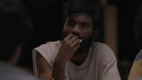 Hostel.Daze.S01.E04.Hindi.1080p.WEB-DL.5.1.ESub.x264-HDHub4u.Tv.mkv.0009.th.jpg