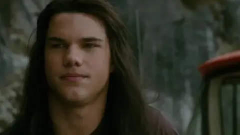 The.Twilight.Saga.New.Moon.2009-00_43_31_23.th.jpg