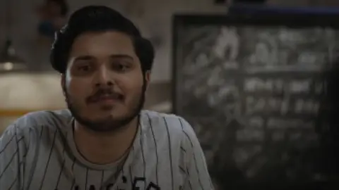Hostel.Daze.S01.E04.Hindi.1080p.WEB-DL.5.1.ESub.x264-HDHub4u.Tv.mkv.0003.th.jpg
