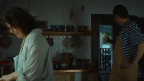 Absolute.Beginners.S01E05.1080p.WEB-DL.Hindi.5.1-English.5.1.ESub.x264-HDHub4u.Tv.mkv.0004.th.jpg