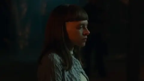 Bodies.S01E05.1080p.WEB-DL.Hindi.5.1-English.ESub.x264-HDHub4u.Tv.mkv.0004.th.jpg