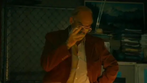 iNumber.Number.Jozi.Gold.2023.1080p.WEB-DL.Hindi.AAC.5.1-English.ESub.x264-HDHub4u.Tv.mkv.0002.md.jpg