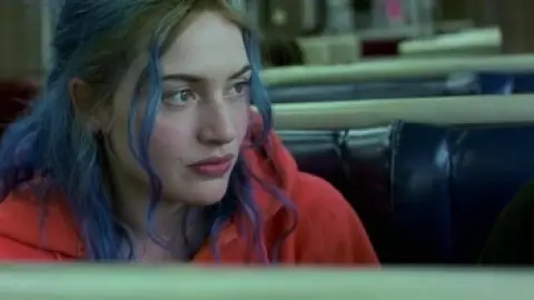 Download Eternal Sunshine of the Spotless Mind (2004) Hindi Dubbed BluRay Full Movie