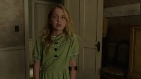 Annabelle.Creation.2017.00_15_05_03.th.jpg