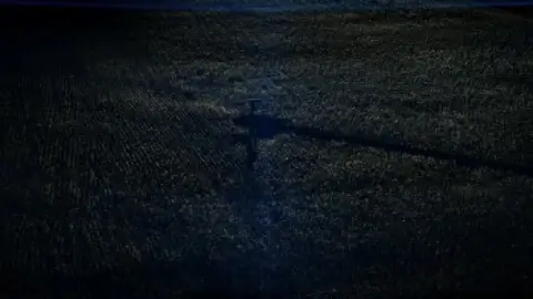 Dark.Harvest.2023.1080p.WEB-DL.Hindi.5.1-English.5.1.ESub.x264-HDHub4u.Tv.mkv.0001.th.jpg