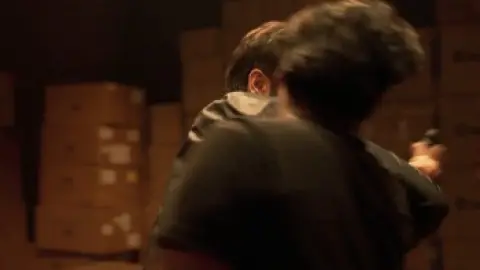 KABADADAARI.2021.1080p.UNCUT.WEB-DL.Hindi.Tamil.AAC.5.1.ESub.x264-HDHub4u.Tv.mkv.0004.th.jpg