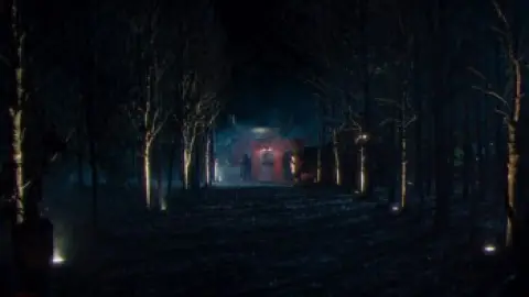 Werewolf.by.Night-Colorized.2023.1080p.ENG.WEB-DL.5.1.ESub.x264-HDHub4u.Tv.mkv.0001.th.jpg