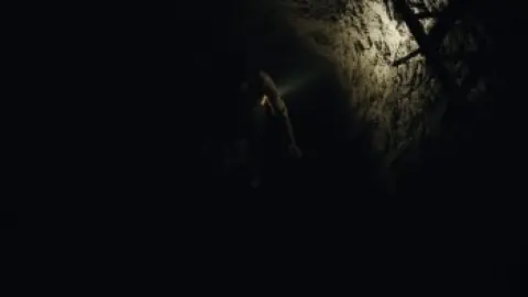 Barbarian.2022.1080p.WEB-DL.Hindi.DD5.1-English.5.1.ESub.x264-HDHub4u.Tv.mkv.0007.th.jpg