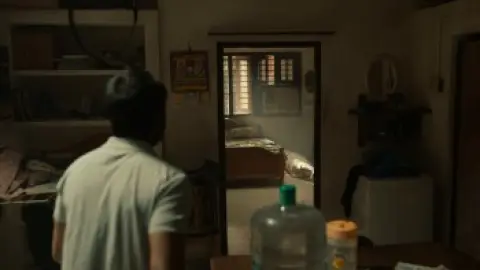Thiruchitrambalam.2022.1080p.Hindi.WEB-DL.5.1.ESub.x264-HDHub4u.Tv.mkv.0004.th.jpg