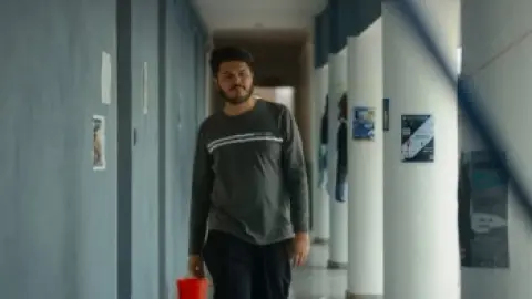 Hostel-Daze.S04E04.1080p.WEB-DL.5.1.ESub.x264-HDHub4u.Tv.mkv.0002.th.jpg