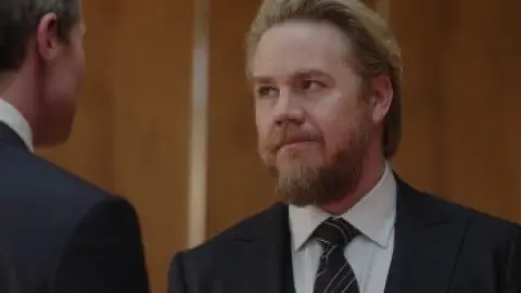 Suits.L.A.S01E01.00_41_23_02.th.jpg
