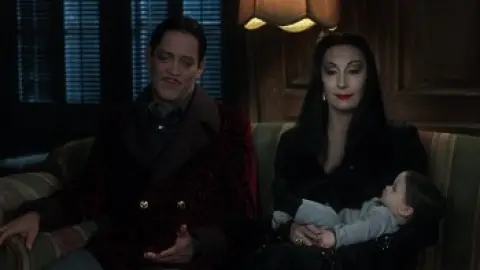 Download Addams Family Values 1993 Hindi Dubbed BluRay Full Movie