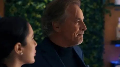 High.Heat.2022.1080p.WEB-DL.Hindi.ORG-English.ESub.x264-HDHub4u.Tv.mkv.0000.md.jpg