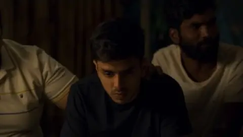 Hostel.Daze.S02.E03.Hindi.1080p.WEB-DL.5.1.ESub.x264-HDHub4u.Tv.mkv.0006.th.jpg