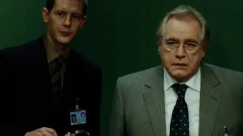 The.Bourne.Supremacy.2004.00_31_54_16.th.jpg