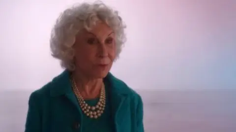 Barbie.2023.1080p.BluRay.Hindi.5.1-English.5.1.ESub.x264-HDHub4u.Tv.mkv.0009.th.jpg
