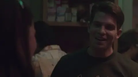 Dexter.Original.Sin.S01.00_14_56_17.th.jpg