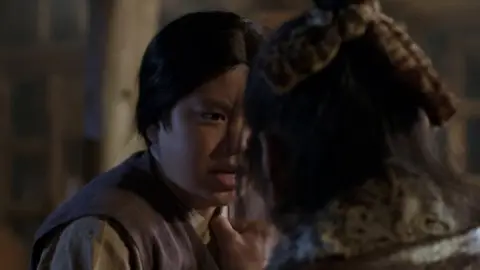 The.Assassin.2023.1080p.WEB-DL.Hindi.ORG-Korean.ESub.x264-HDHub4u.Tv.mkv.0003.md.jpg